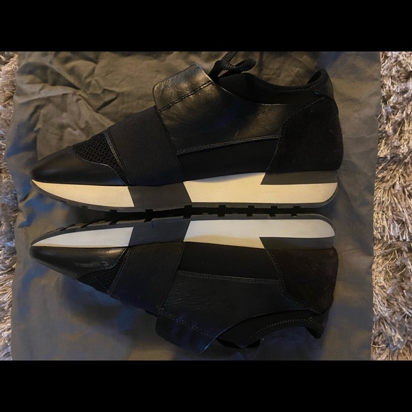 Like New Balenciaga Runner Sneaker - Picture 9 of 14